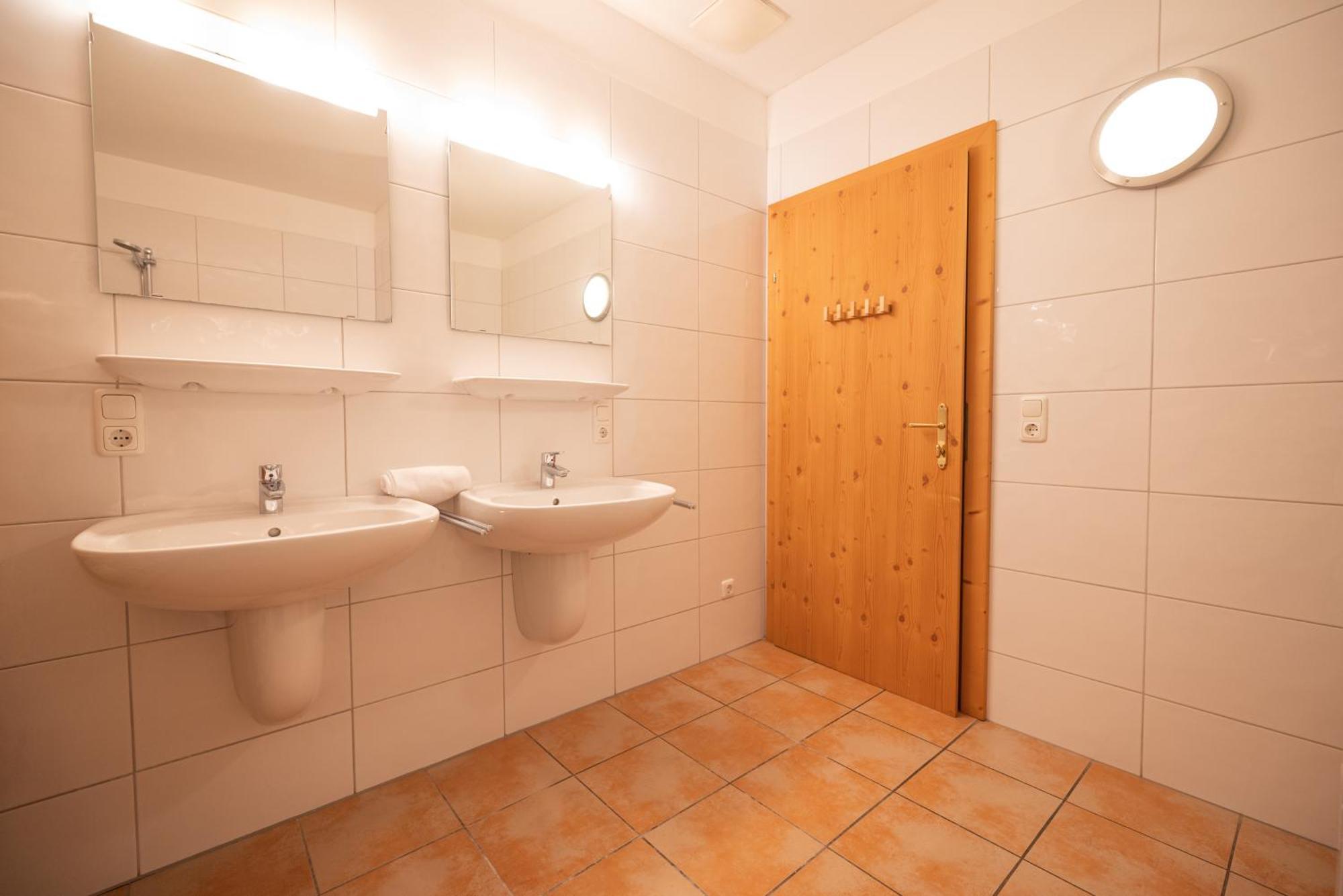 All Seasons Lodge By All In One Apartments Kaprun Buitenkant foto